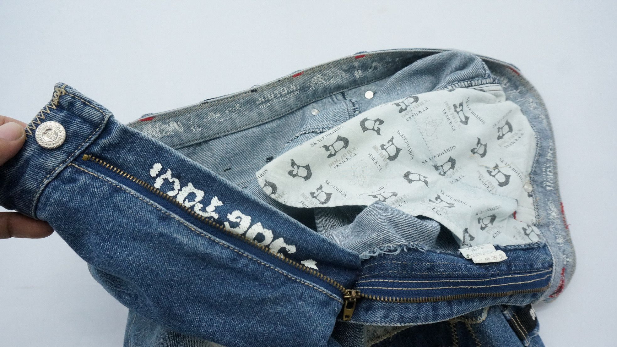 Distressed Denim - 🔥 90s Vintage DOGTOWN Distressed Baggy Worn Jeans - 21