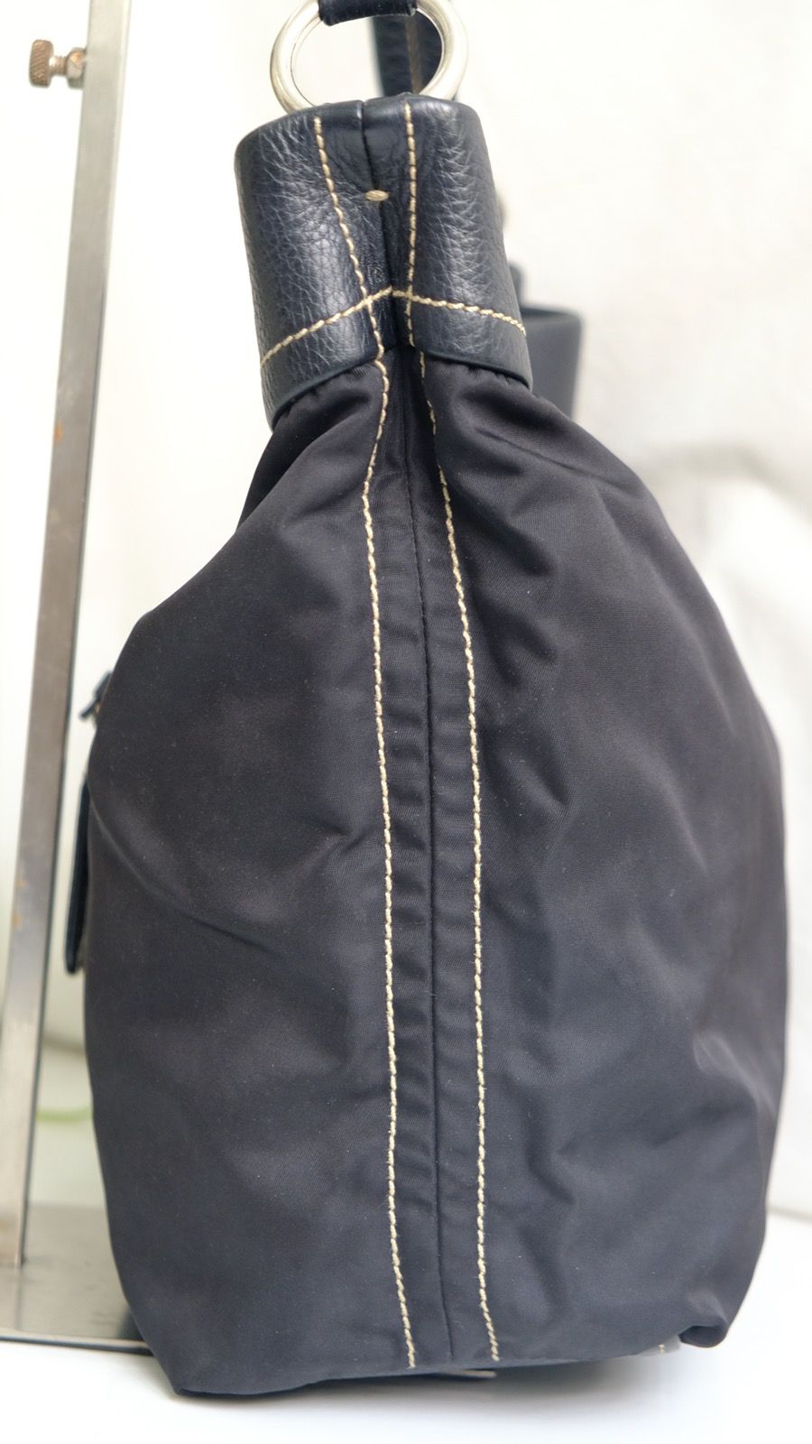Authentic Prada black leather and nylon shoulder bag - 5