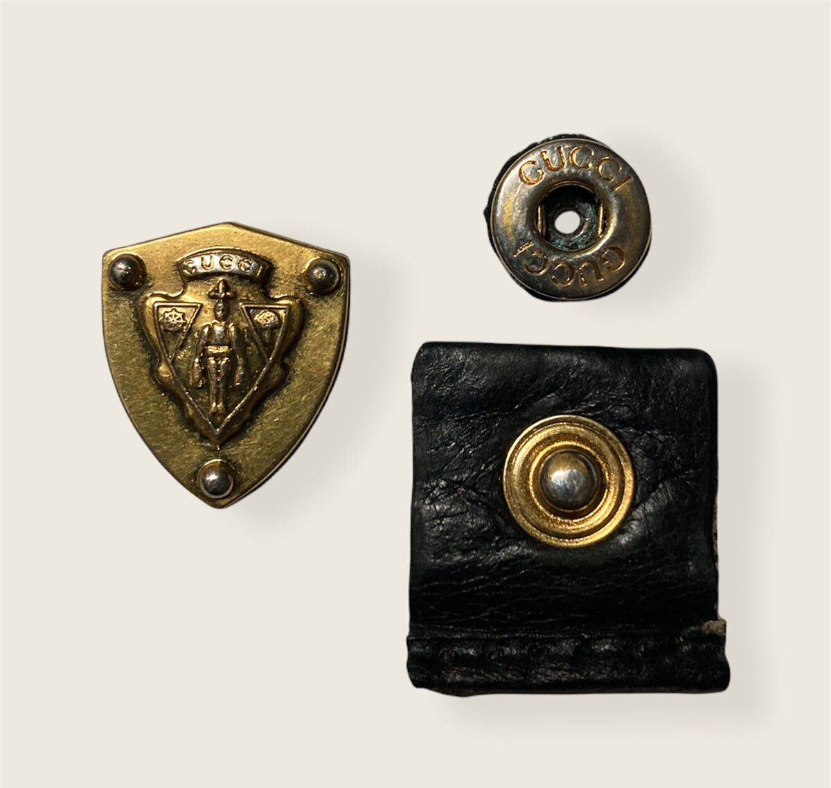 Gucci Crest Pin Emblem and Button Accessories - 1