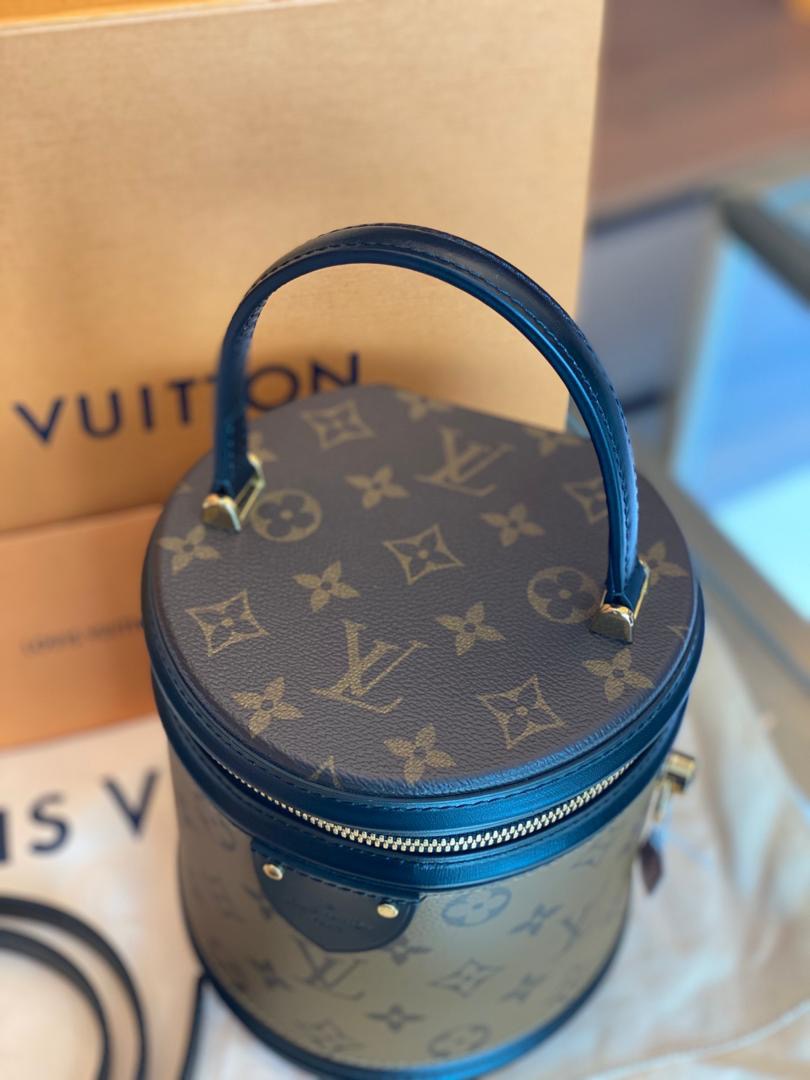 Authentic LOUIS VUITTON cannes beauty case in monogram - 8