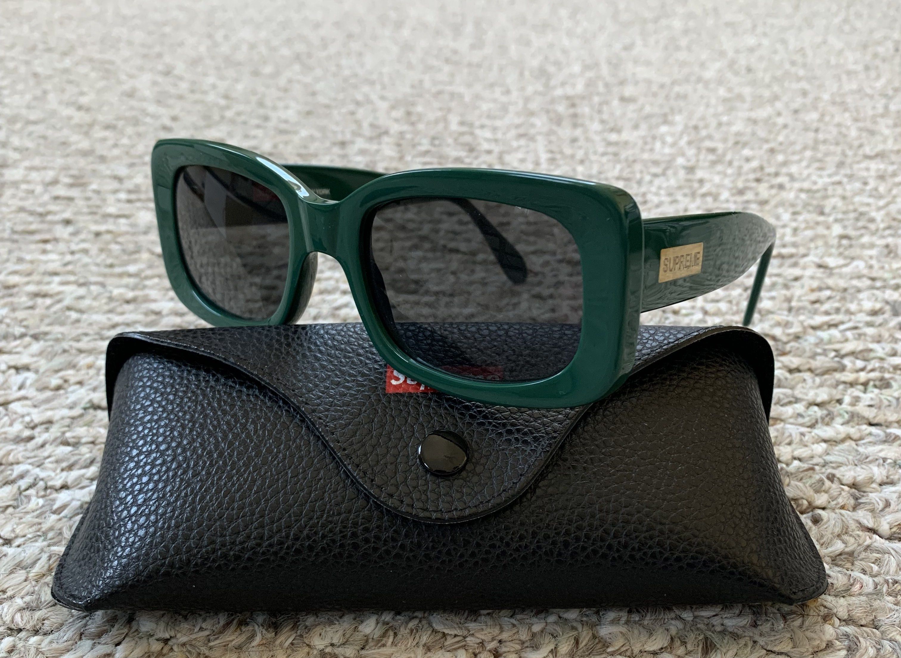 S/S 2016 Supreme Moda Sunglasses w/case - 2