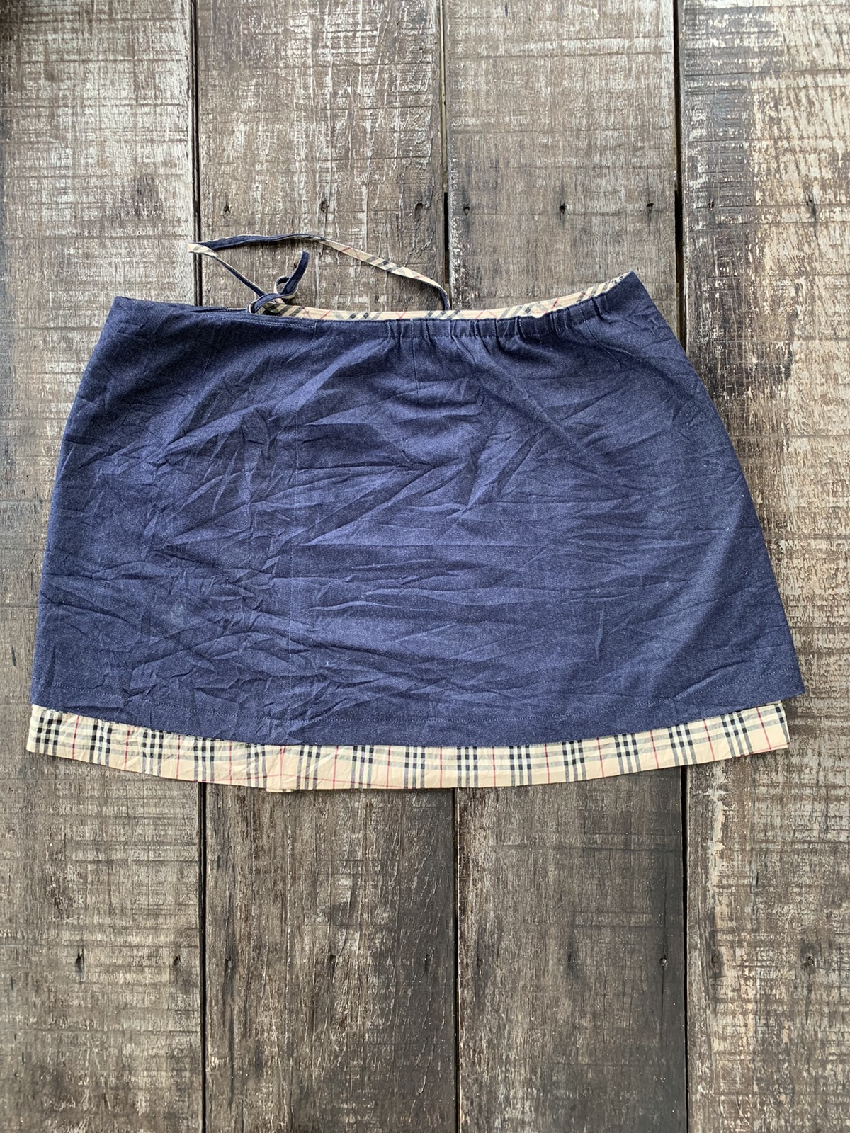 Burberry mini skirt nice design - 2