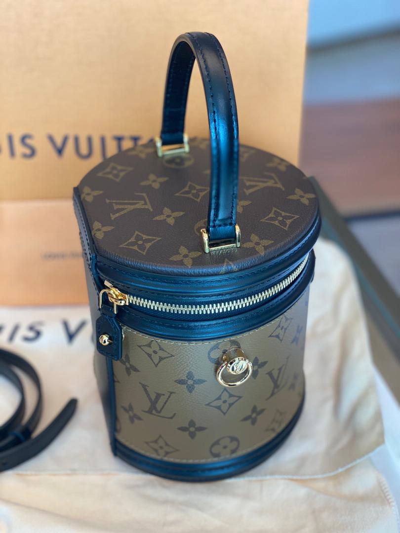 Authentic LOUIS VUITTON cannes beauty case in monogram - 3