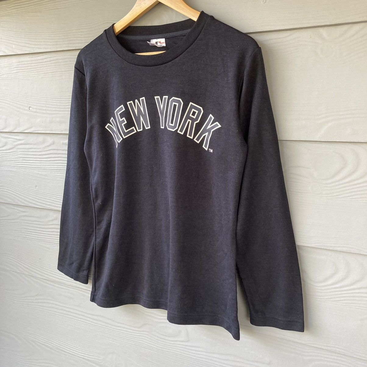 Vintage MLB Yankees Sweatshirt - 4
