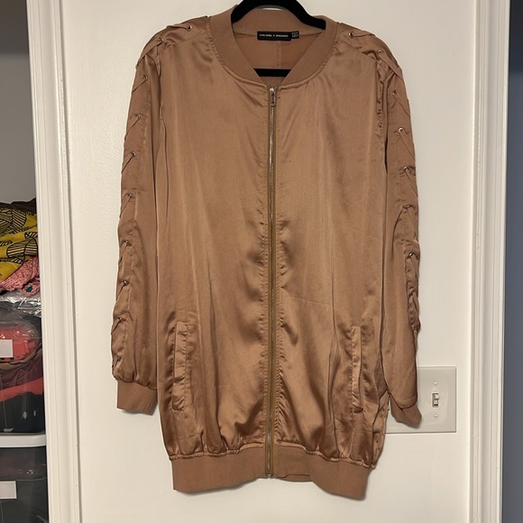 Carli Bybel x Missguided Longline Laceup Satin Bomber Jacket in Rose Gold - 5