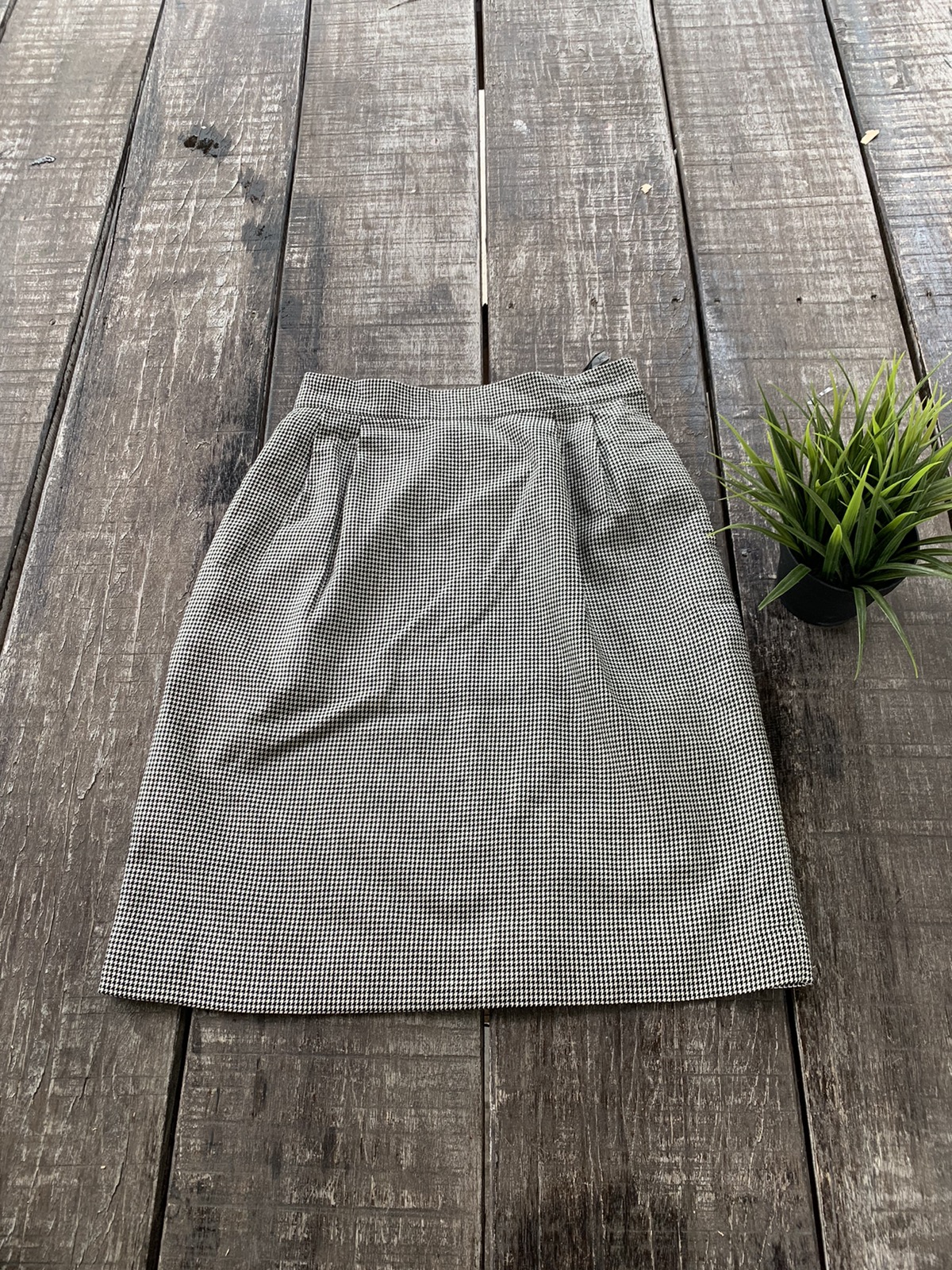 Rare - Steals 💥 Yves saint laurent mini skirt nice design - 1