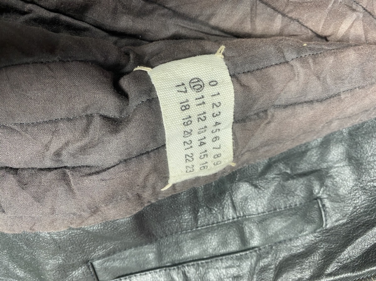 Maison Margiela A/W 2001-02 Leather Zipped Vest. J072 - 10