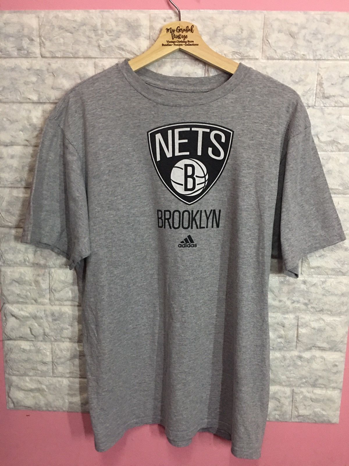 T-Shirt Adidas Brooklyn - 1