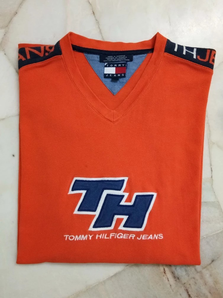 Tommy Hilfiger - Rare! Vintage Tommy Hilfiger Jeans spell out V neck Shirt - 8