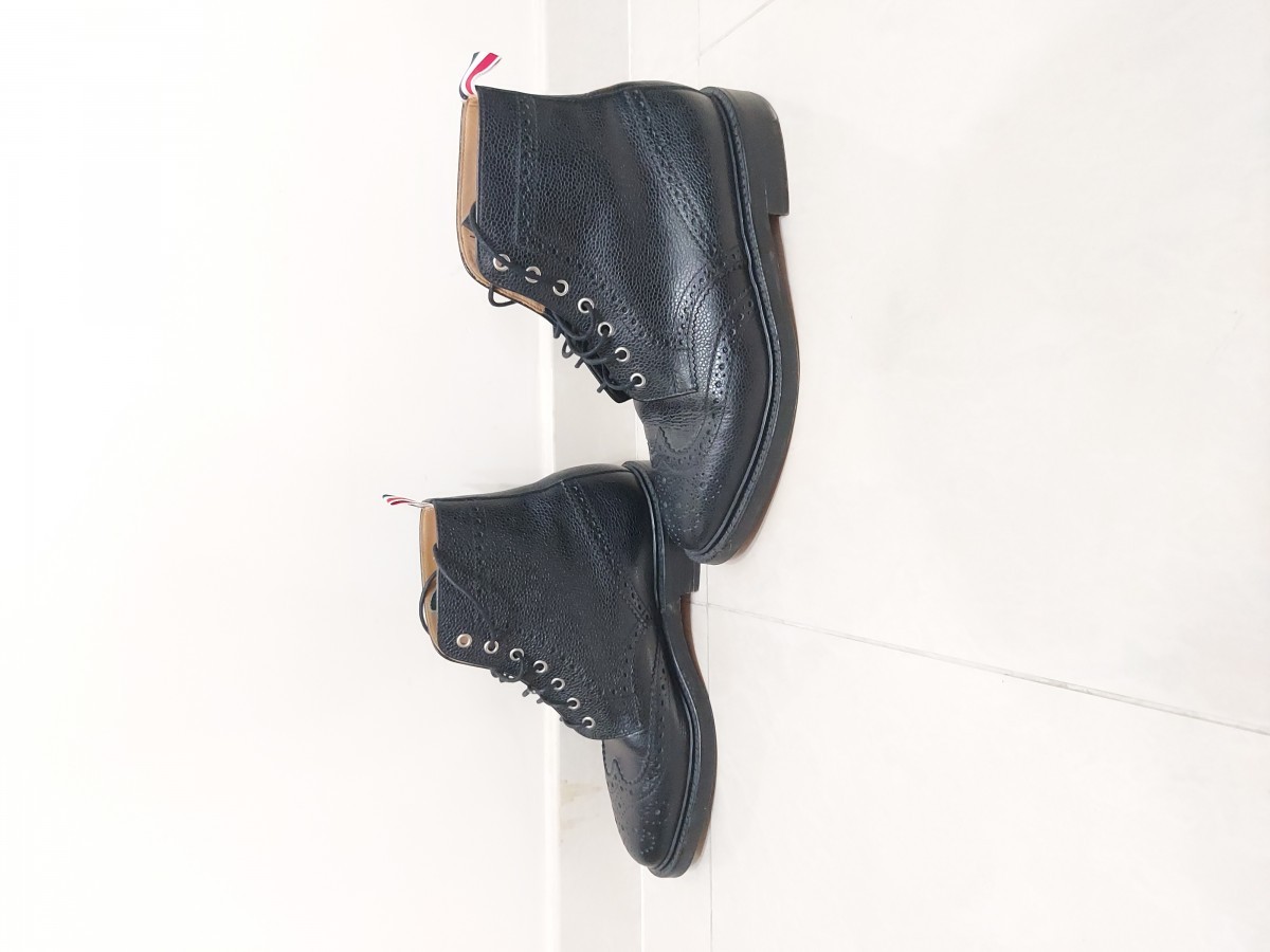 Pebble Grain Leather Wingtip Boots - 4