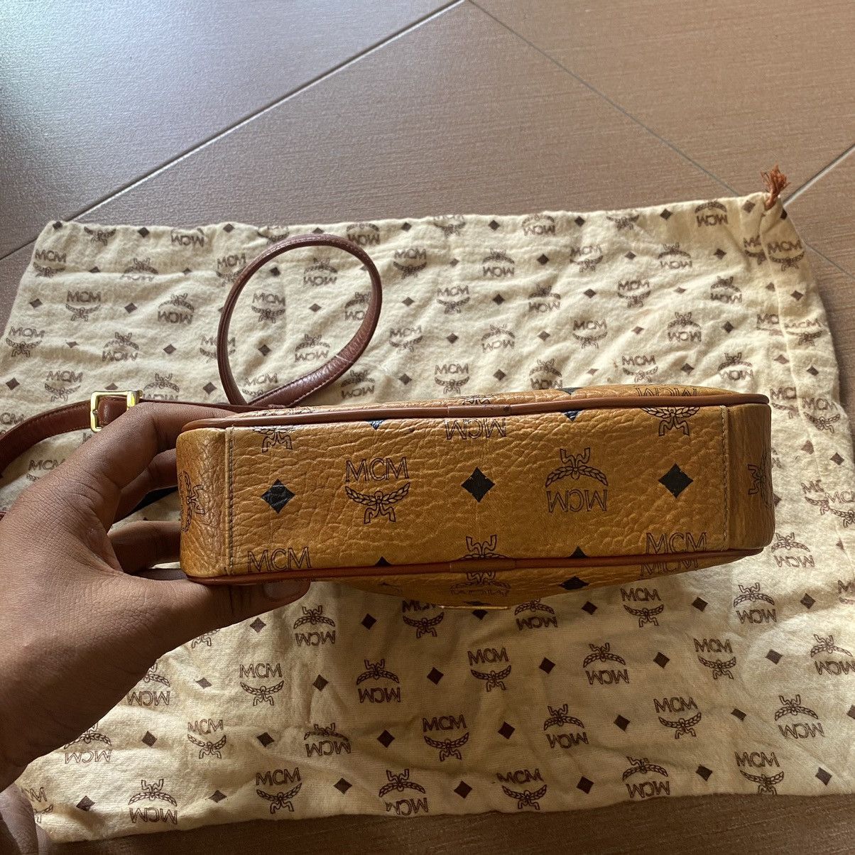 Vintage - MCM SLINGBAG - 11