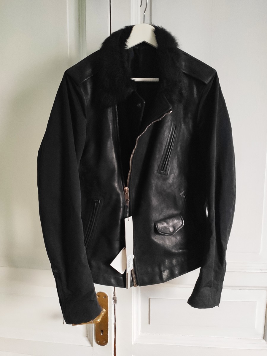 NEW! Fur collar & nylon sleeves STOOGES from PLINTH - 1
