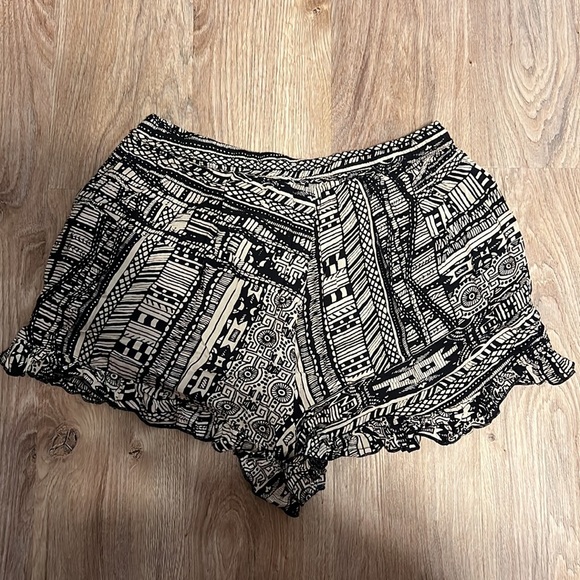 Patrons of Peace Black Printed Pull on Ruffle Shorts - 2