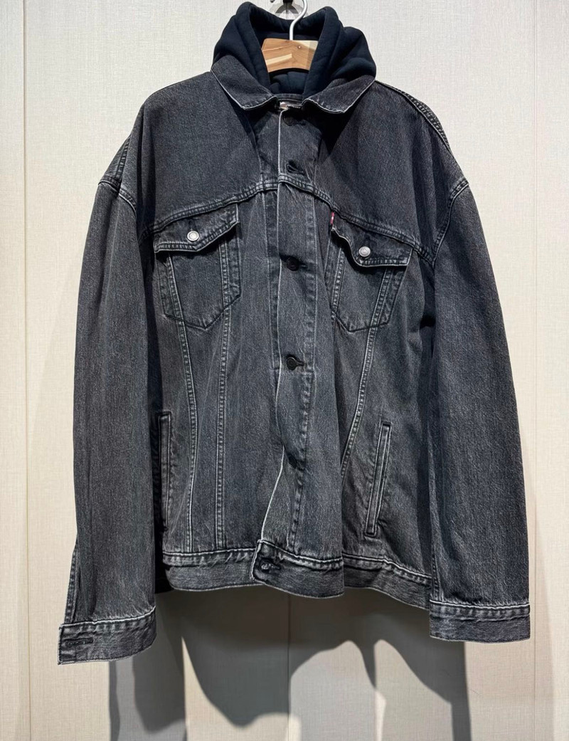 Vetements x Levi’s Denim Jacket - 1