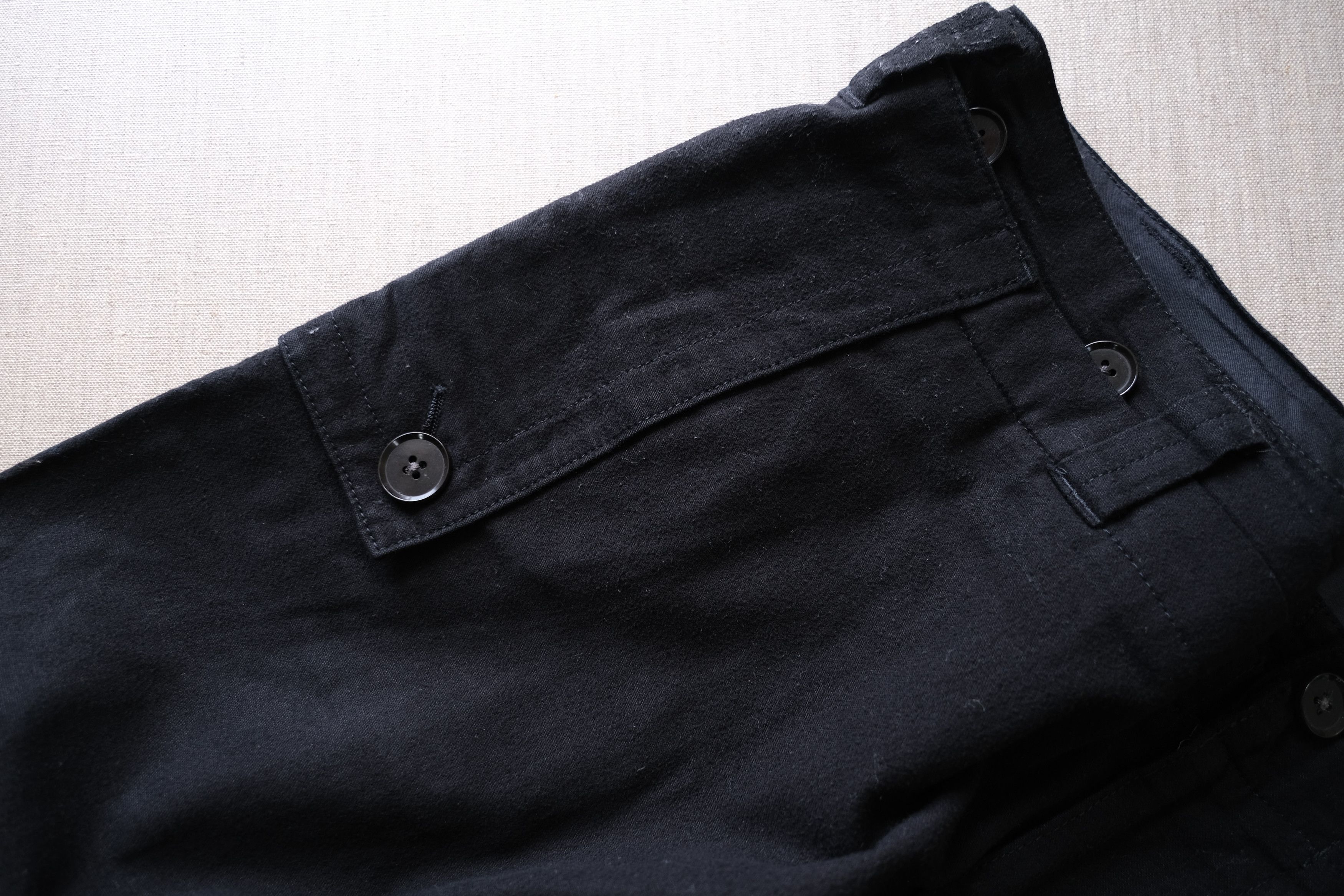 2000s Linen-Cotton Hem Button and Shadowbox Knee Pants - 19