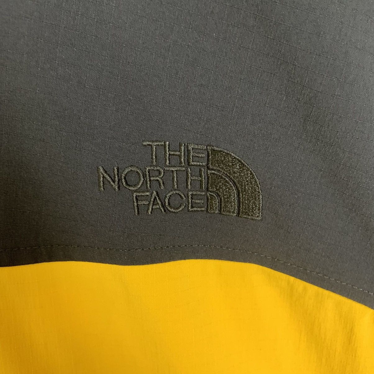 The North Face Windbreaker - 6