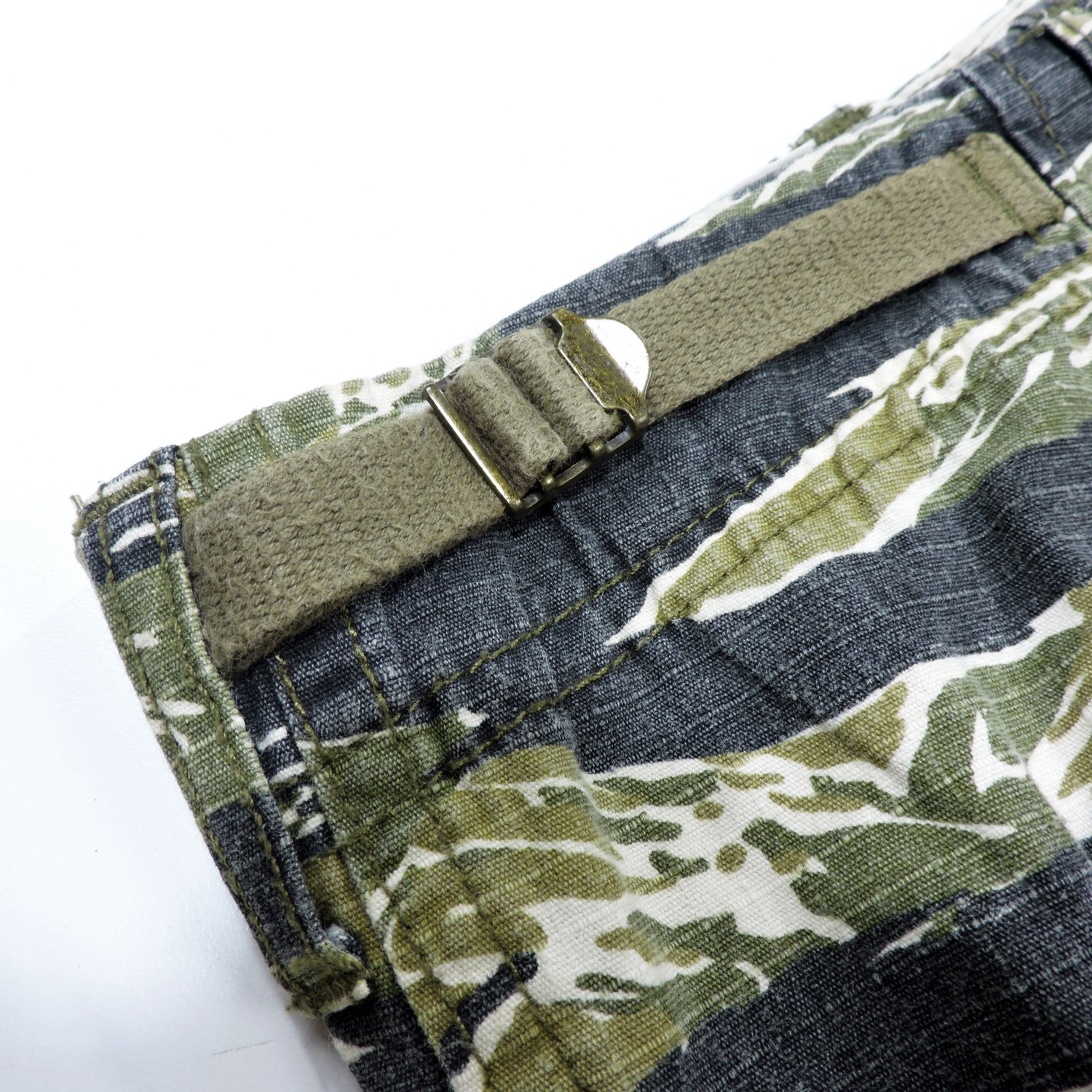 NEIGHBORHOOD TIGER STRIPES PATTERN COMBAT CARGO SHORT PANTS - 15