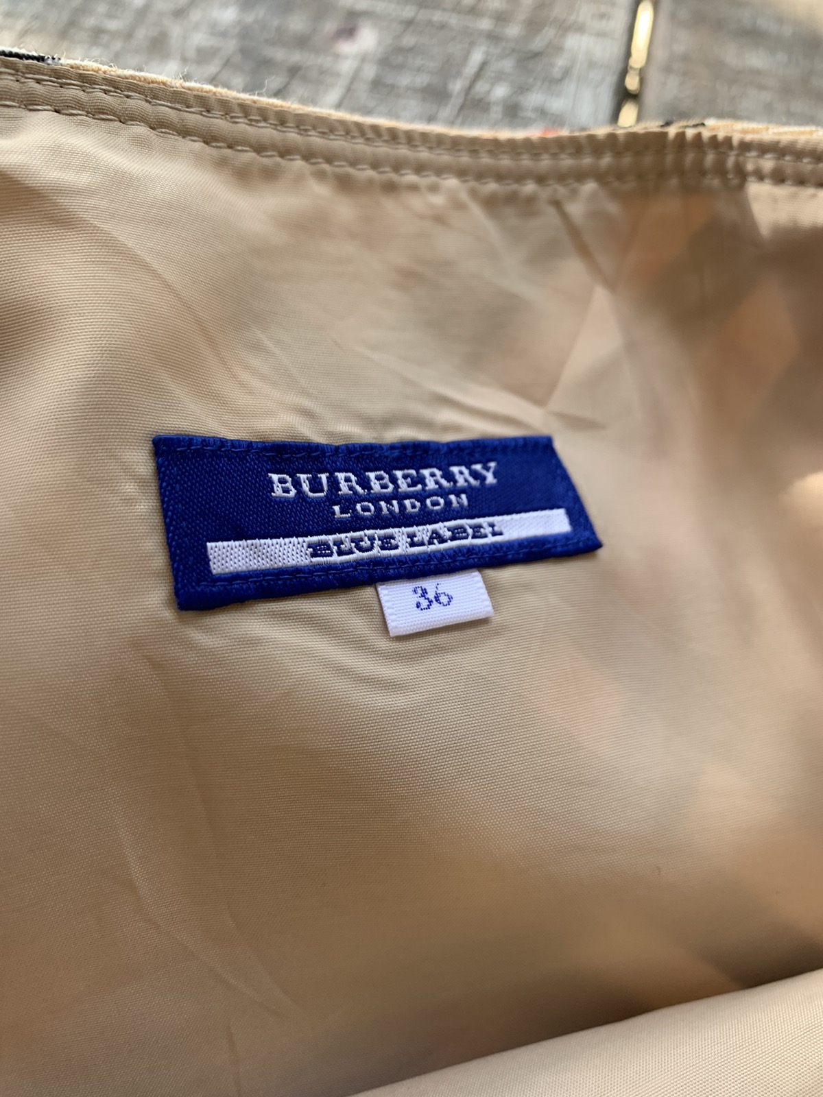 Burberry mini skirt nice design - 12
