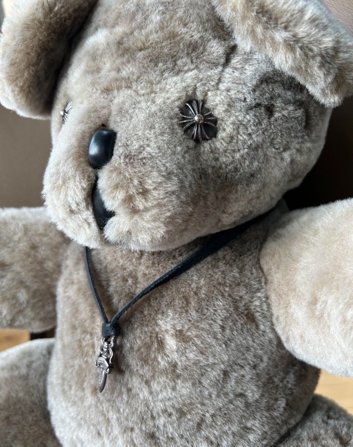 Teddy bear with leather dagger necklace - 3