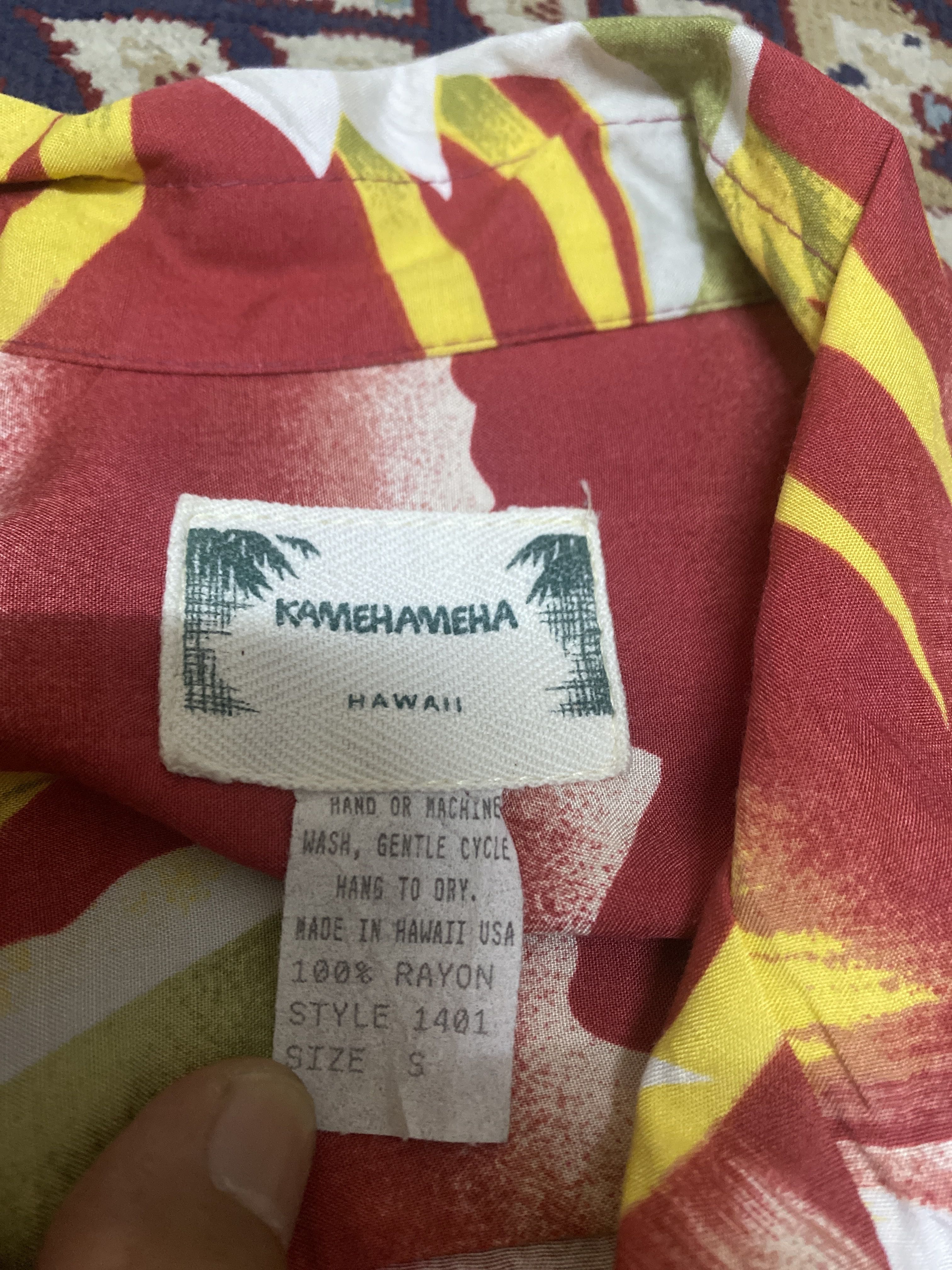 Vintage Kamehameha Hawaiian Shirt Style 1401 - Made in Hawaii - Size S - 100% Rayon - 2