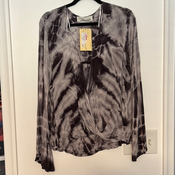 Vintage Havana Tie Dye Surplice Bell Sleeve Top - 2