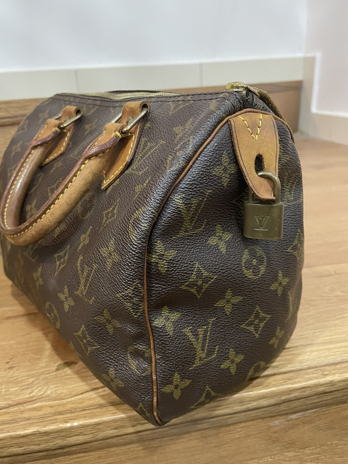 Authentic LOUIS VUITTON Speedy 25 - 7