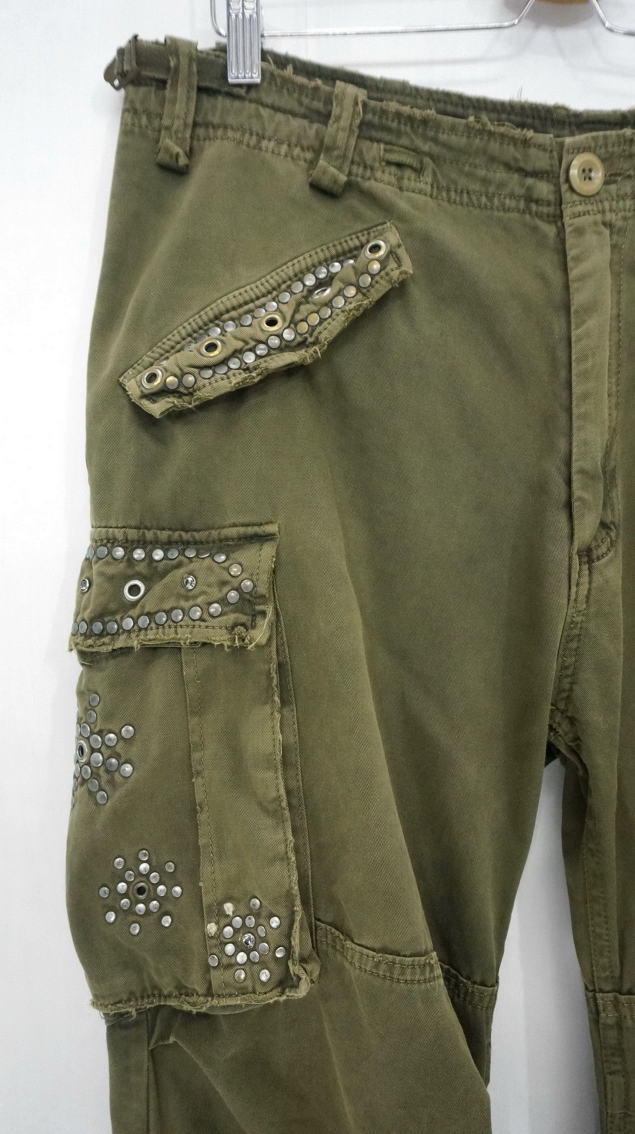 Vintage🔥 MANGROVE Japan Distressed Studded Cargo Pant - 6