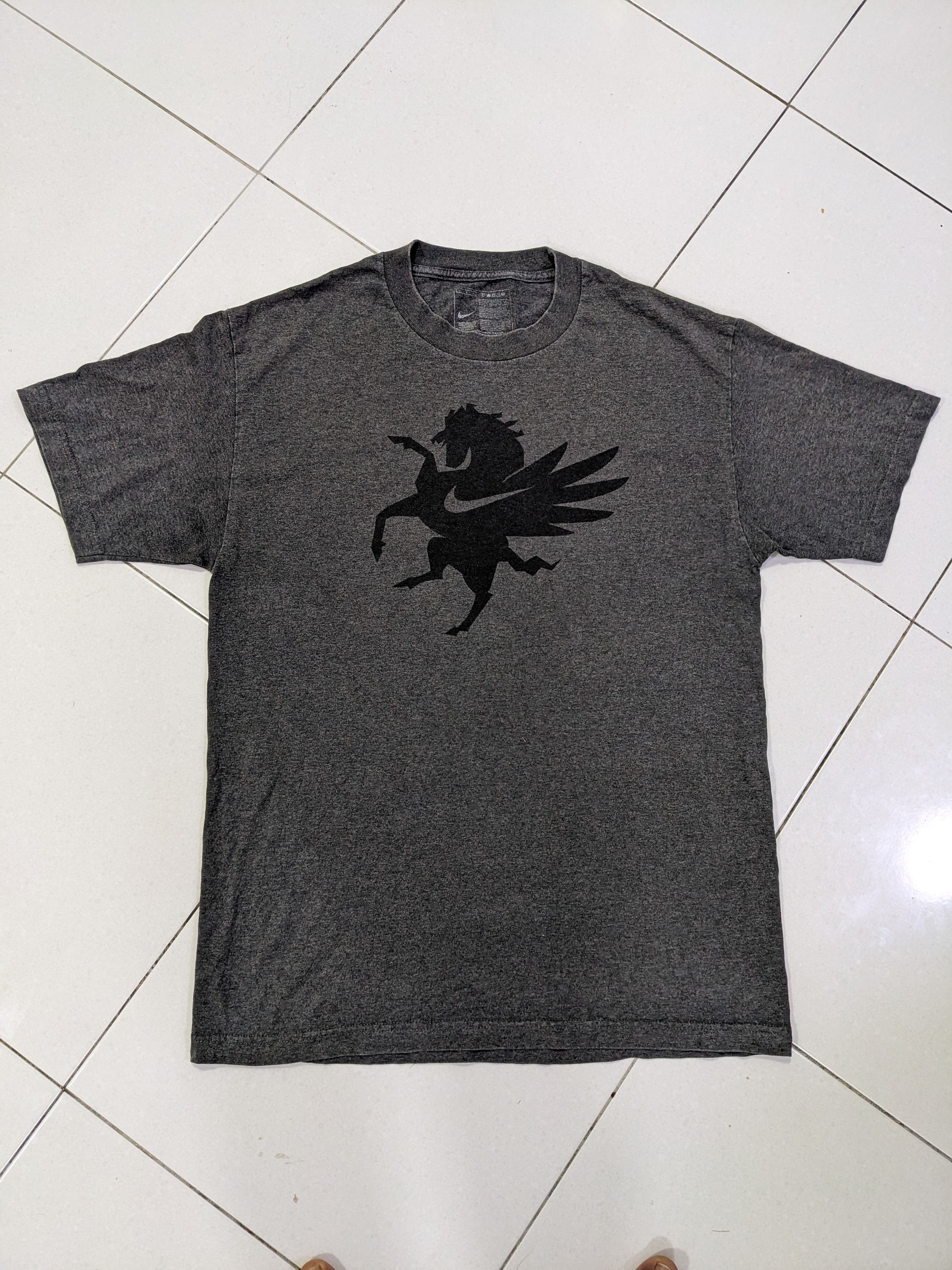 Nike Pegasus Gray T-shirt Size L Mens - 1