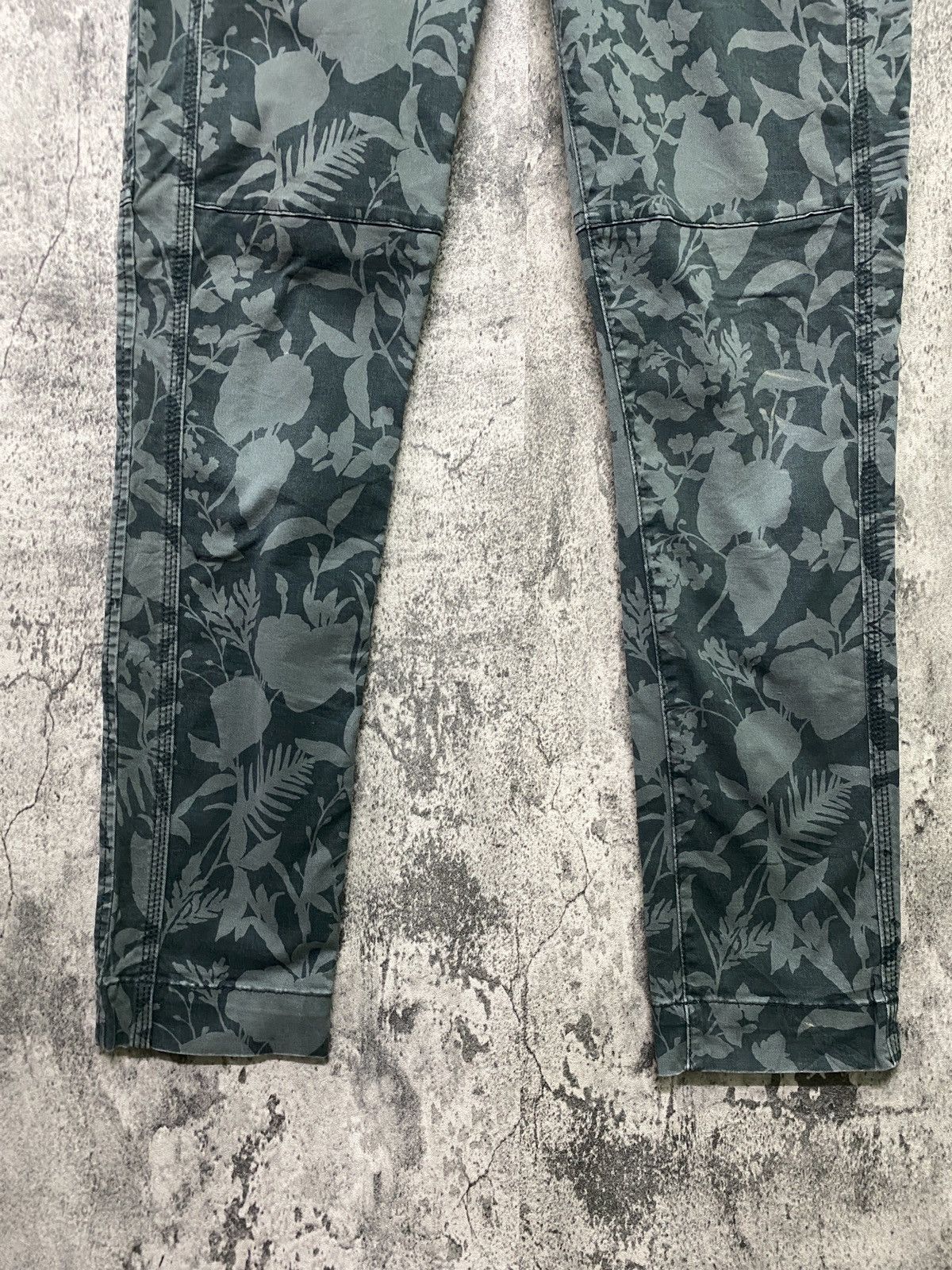 Khakis By Gap Japan Made Super Skinny Floral Design Pants - 6