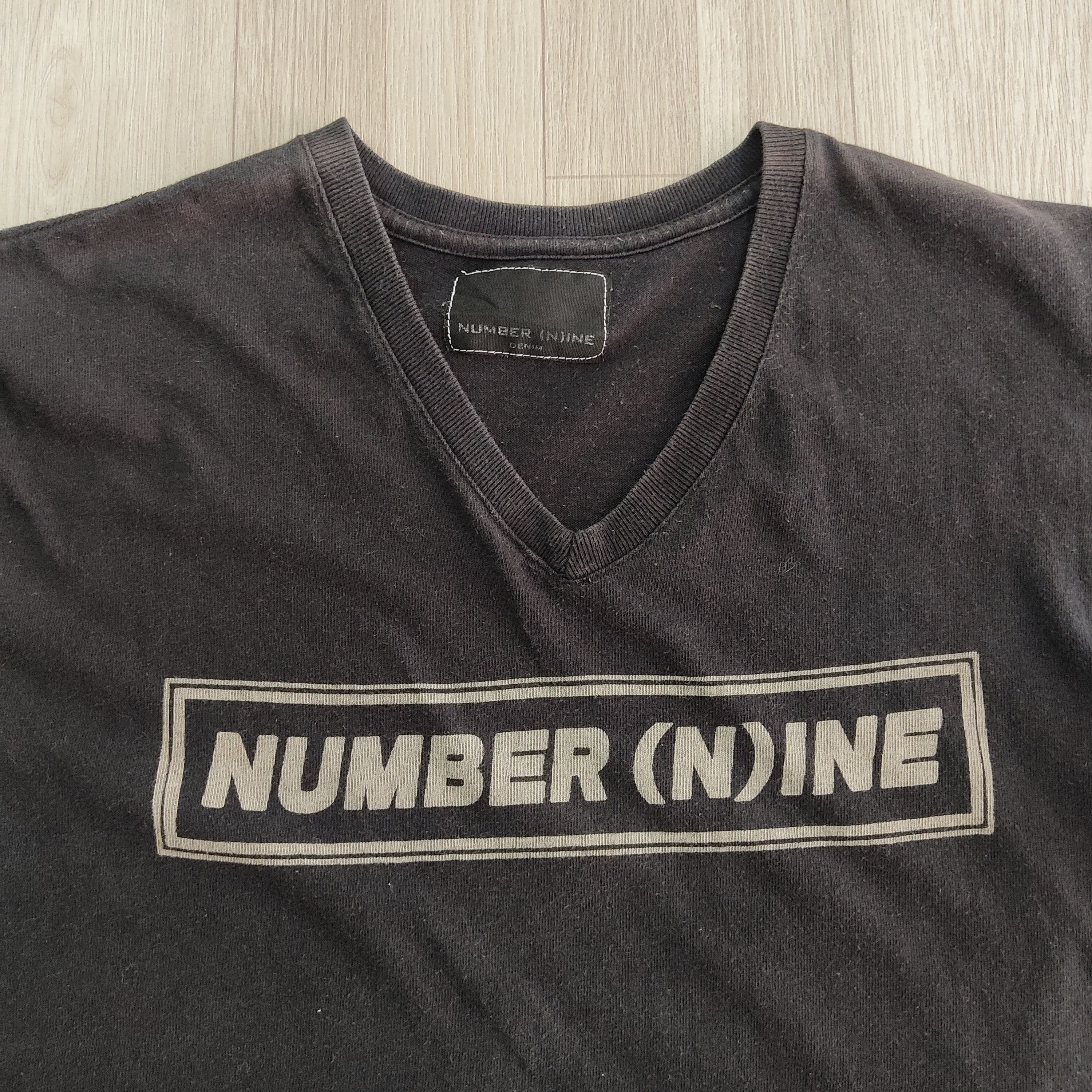 Number (N)ine Denim SpellOut Box V-neck T-shirt - 6