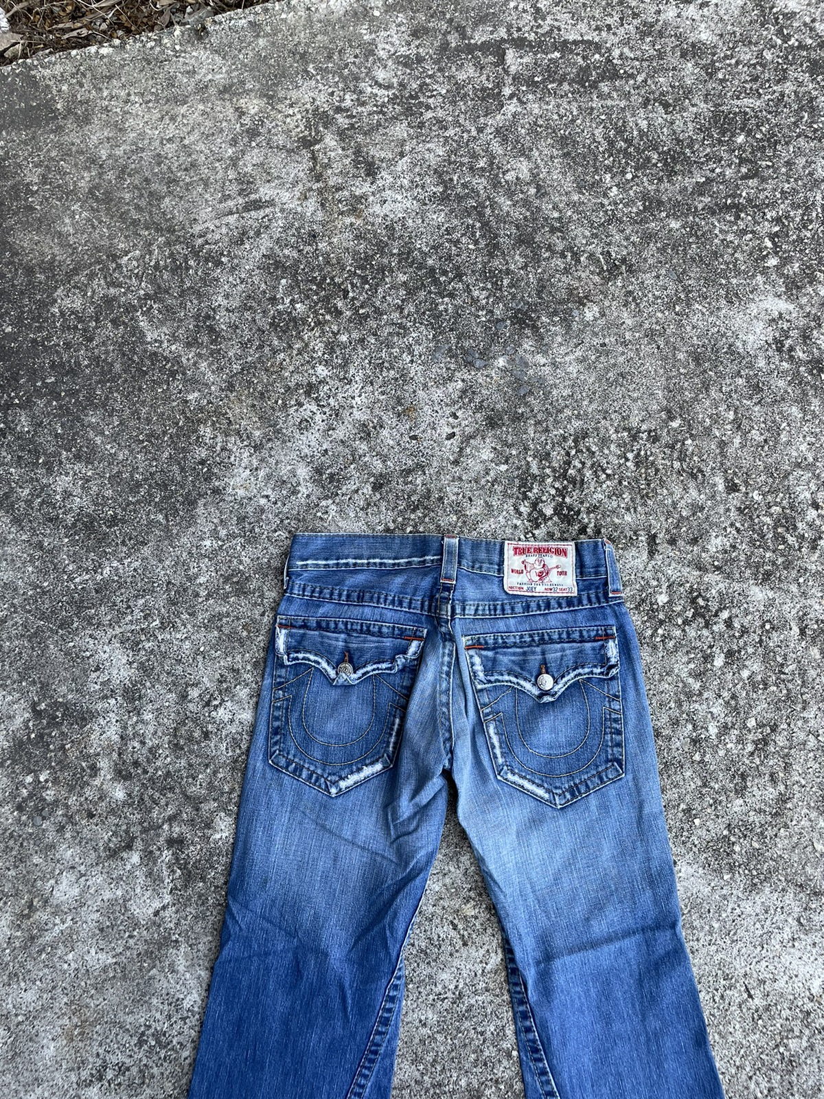True Religion - Flare Jeans True Religion Distressed Boot Cut - 10
