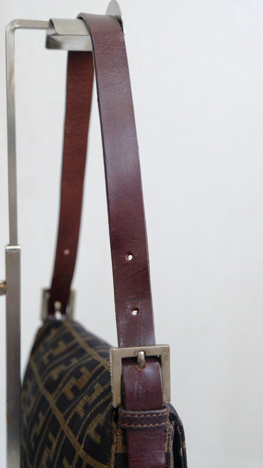 Authentic vintage Fendi baguette handbag. - 8