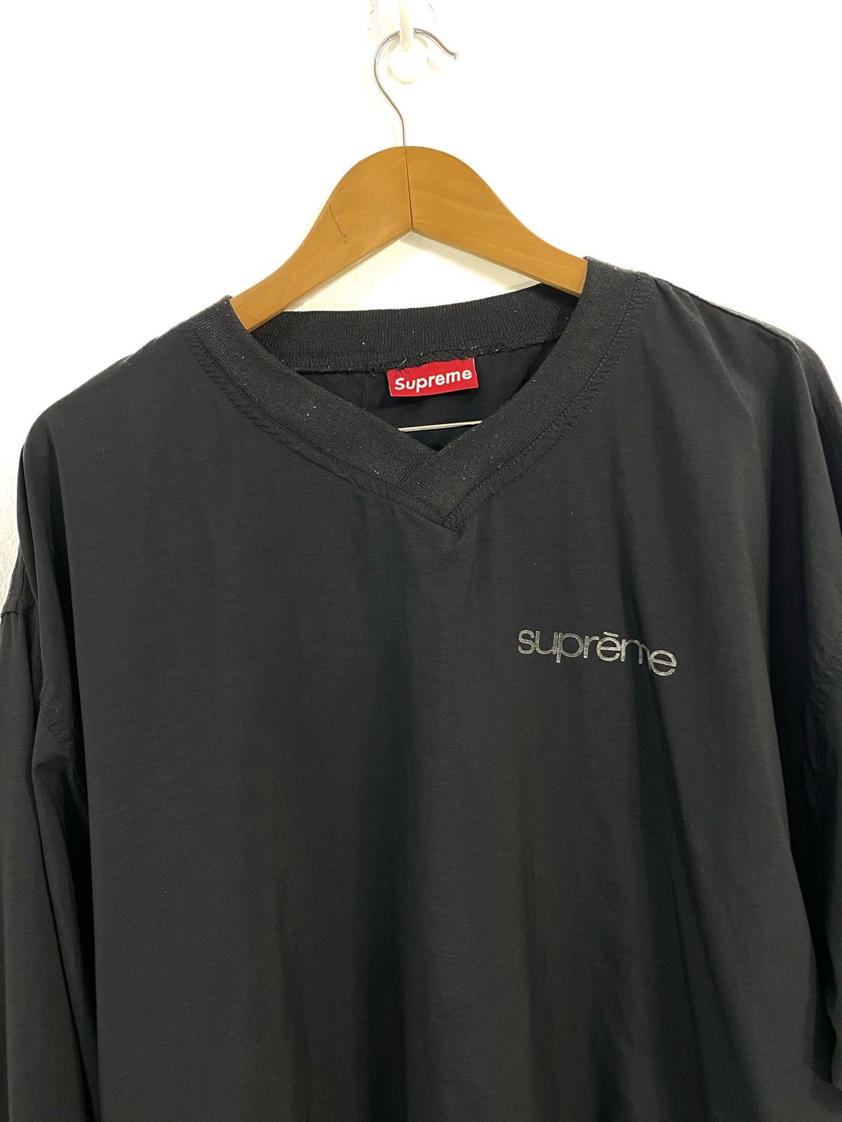 Vintage 90’s Supreme V Neck Collar Sweatshirt Logo Glow ITD - 4