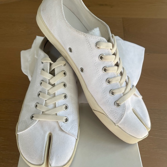 EUC - Maison Margiela White Tabi Canvas Sneakers Sz 44 (US/11) - 2