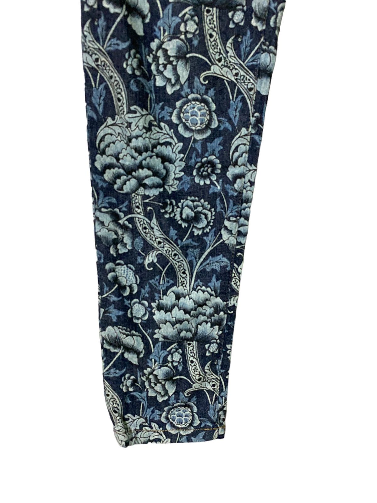 Vintage ARTISAN Floral Full Printed Skinny Denim - 9