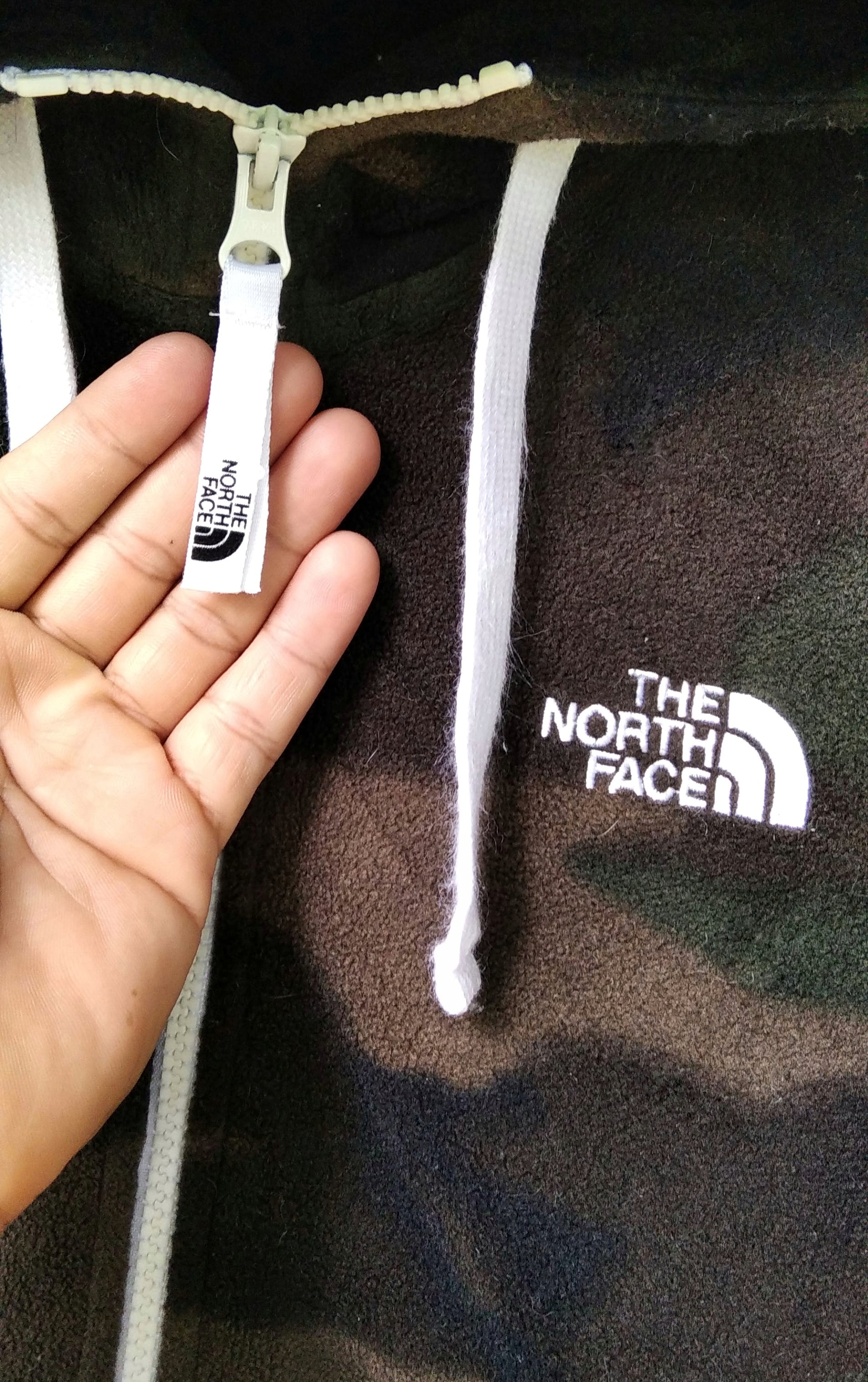 Stunning🔥The North Face Camo Embroided Logo Fleece Hoodie - 10
