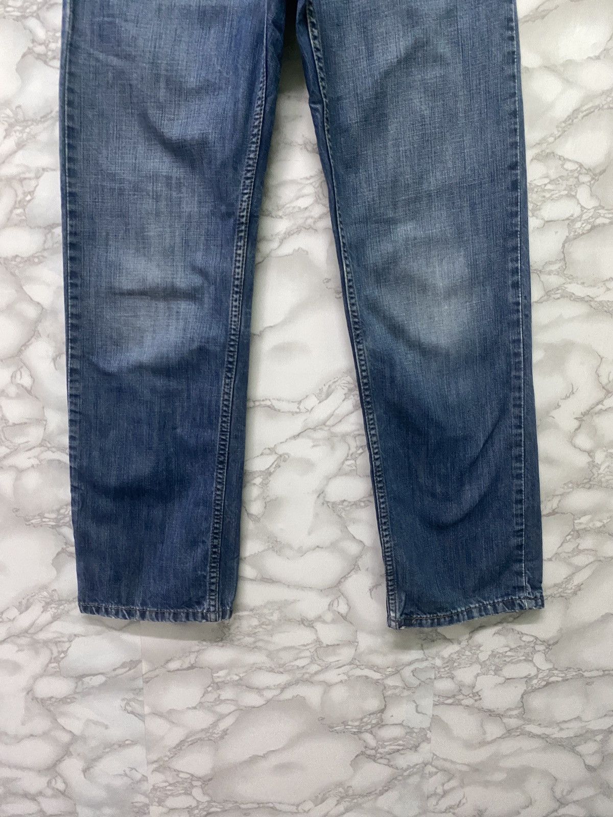 Vintage LEVIS 505 Blue Slim Distressed Jeans - L7 - 6