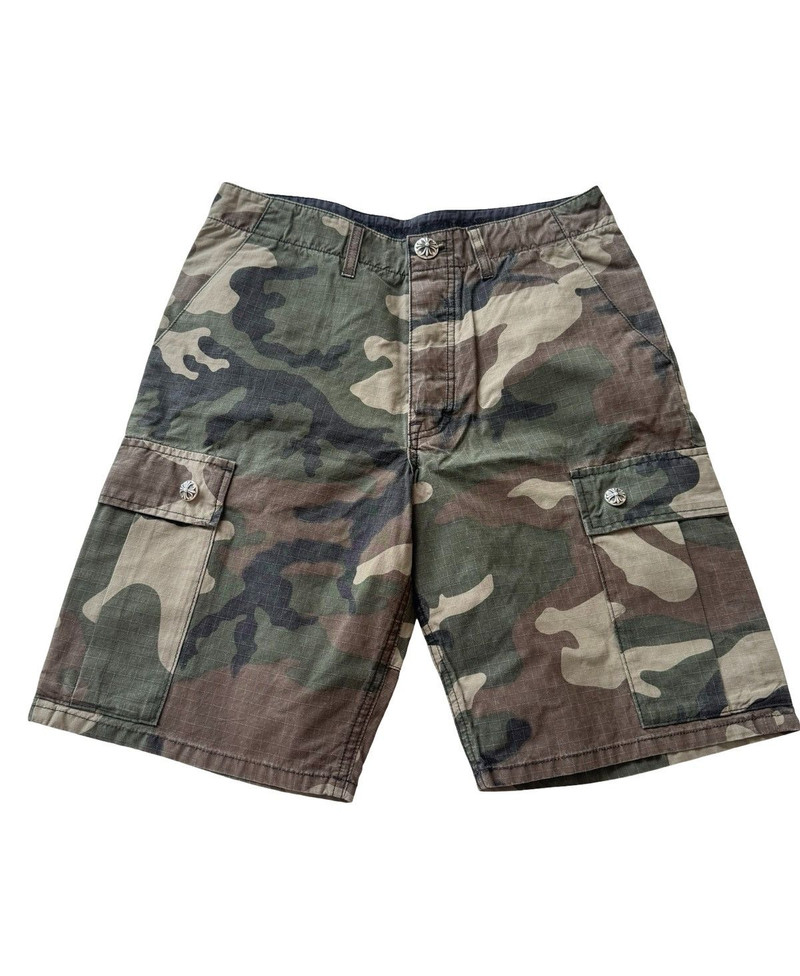 Camo cross patch cargo shorts - 1