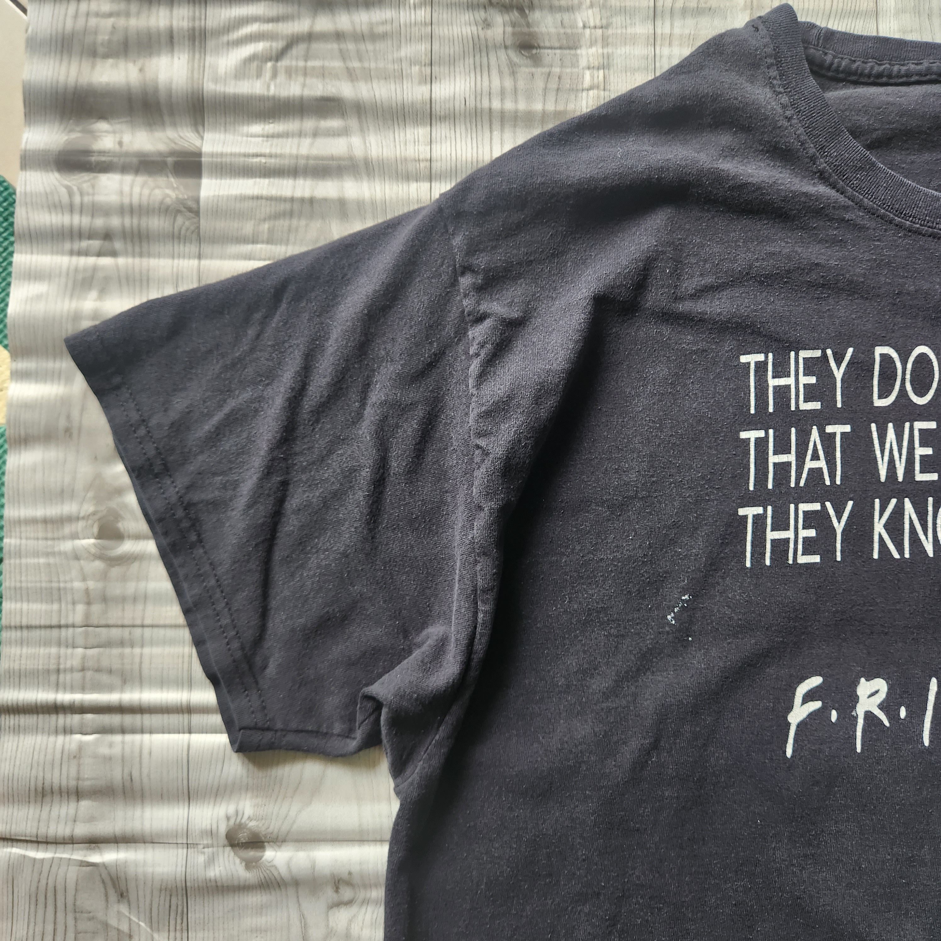 Vintage - Grails F.R.I.E.N.D.S. Promo TShirt Pheobe Buffay - 7