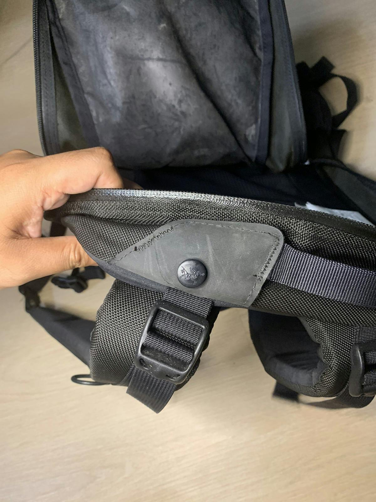 Arcteryx Arro 22 Waterproof Backpack - 6
