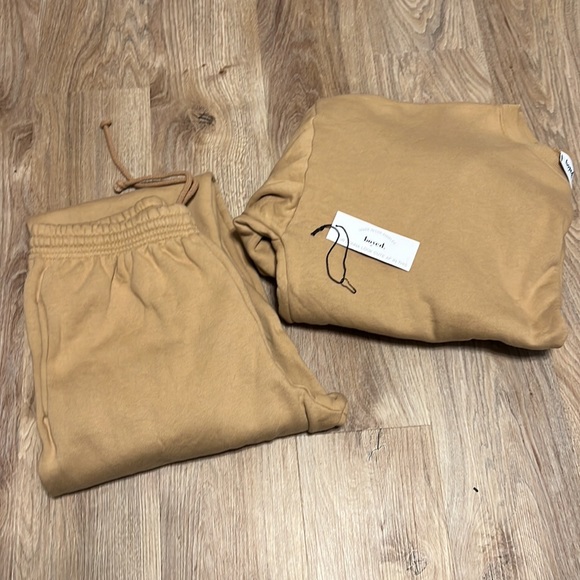 boyed by Delaney Child’s Neutral Tan Matching Sweatshirt & Sweatpant Set Unisex - 8