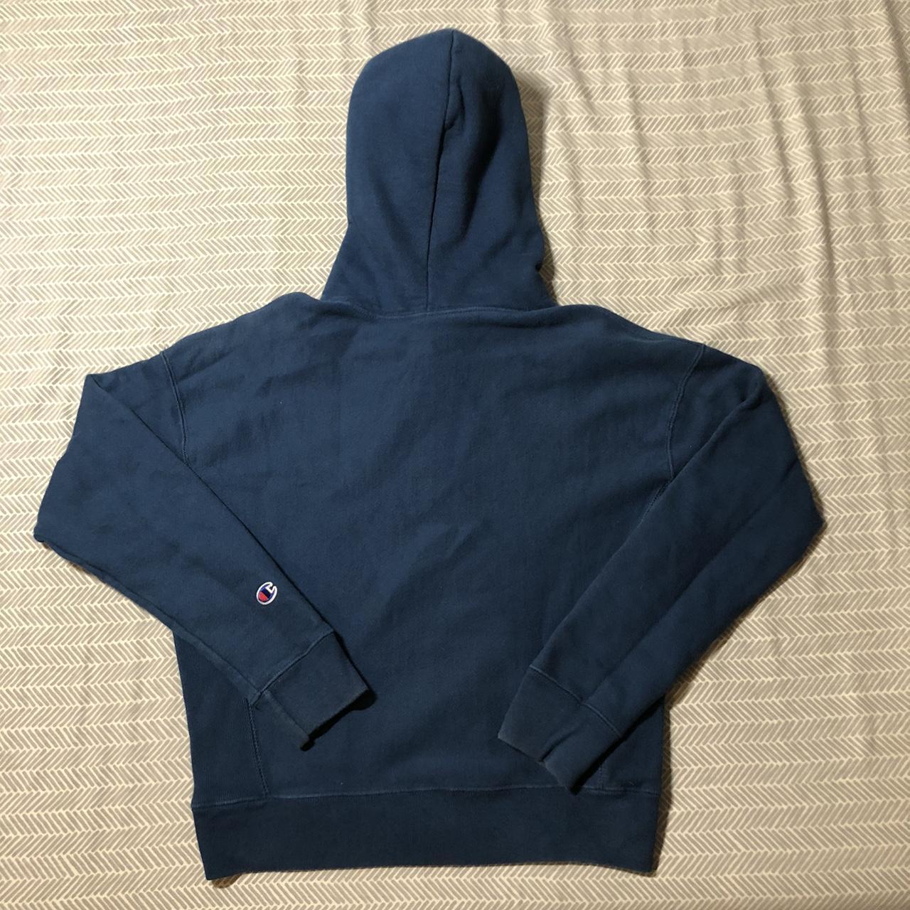 Champion Women's Navy and Blue Hoodie - 4