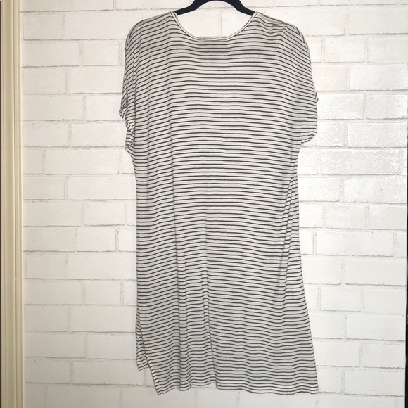 BCBGMaxAzria - BCBG Short Sleeve Striped Tunic - 8