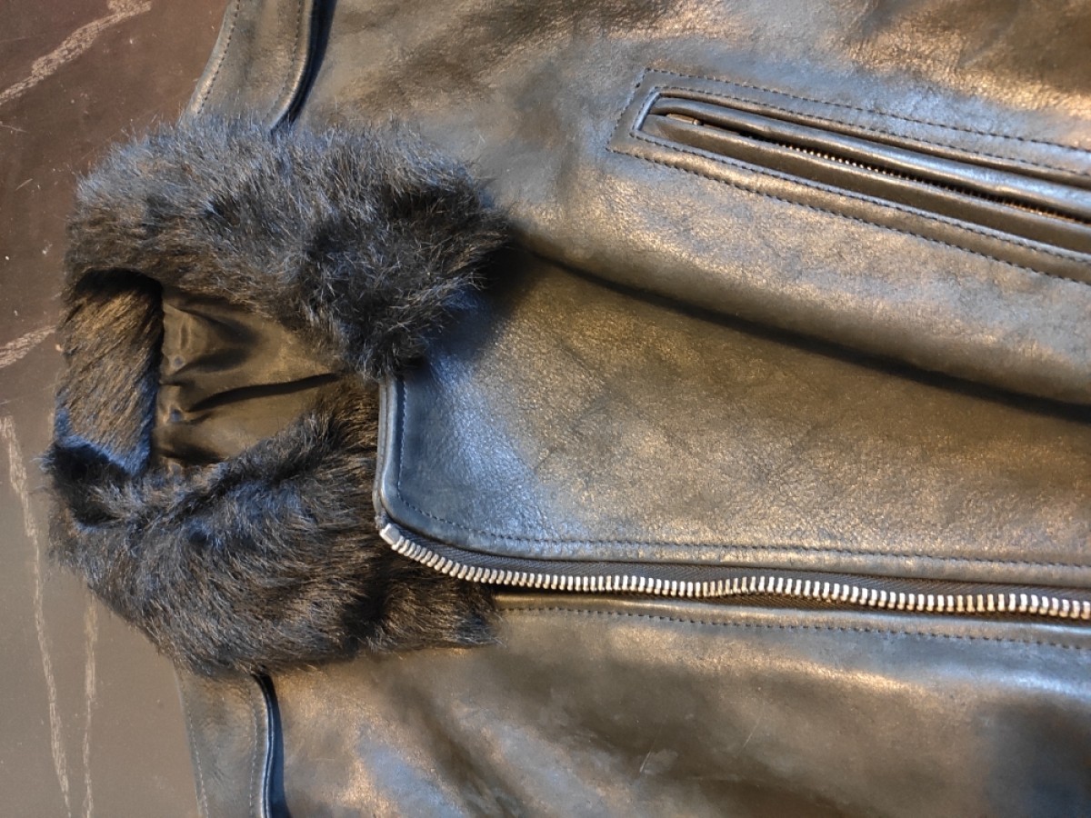 NEW! Fur collar & nylon sleeves STOOGES from PLINTH - 6
