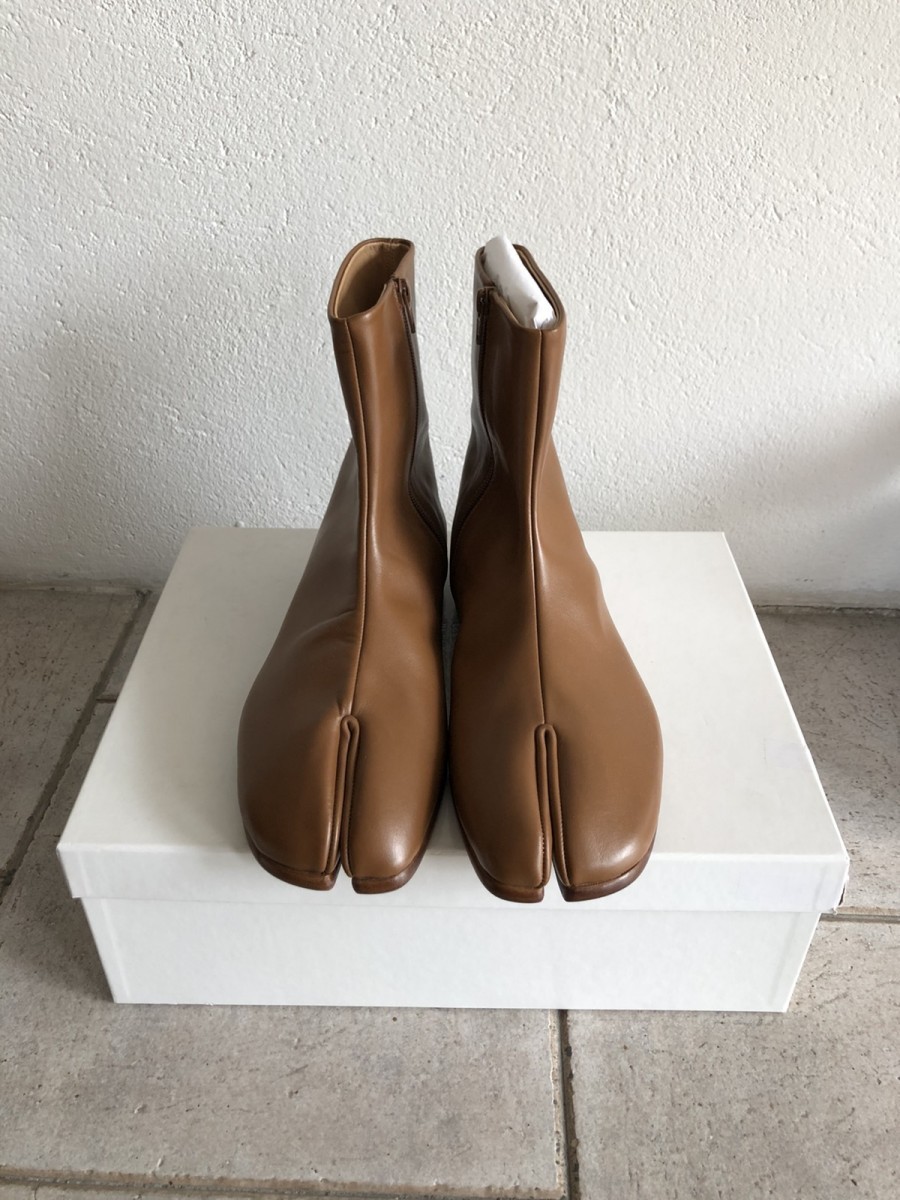 maison margiela camel toe boots