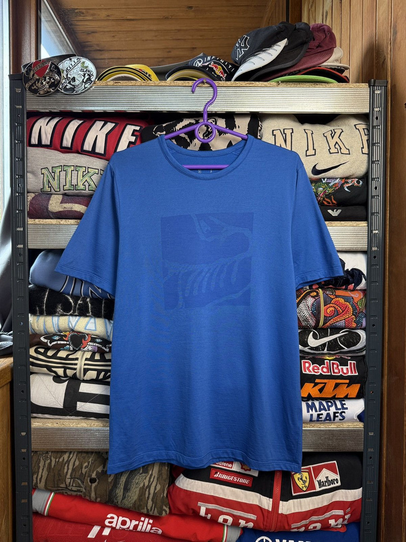 Vintage Arcteryx tee big logo size S - 1