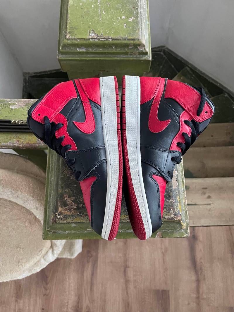 Air Jordan 1 Mid Banned/Bred - 1