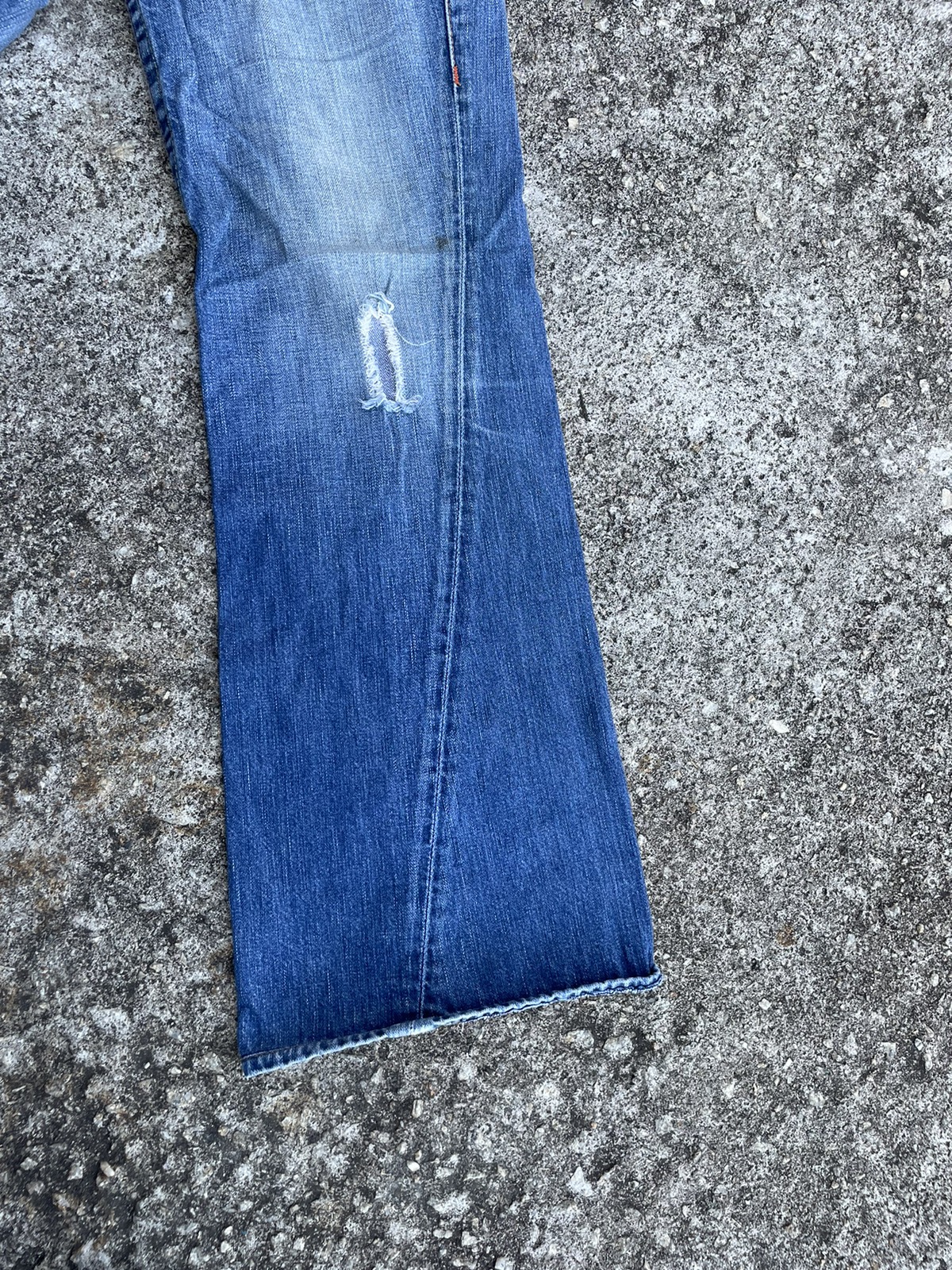 True Religion - Flare Jeans True Religion Distressed Boot Cut - 6