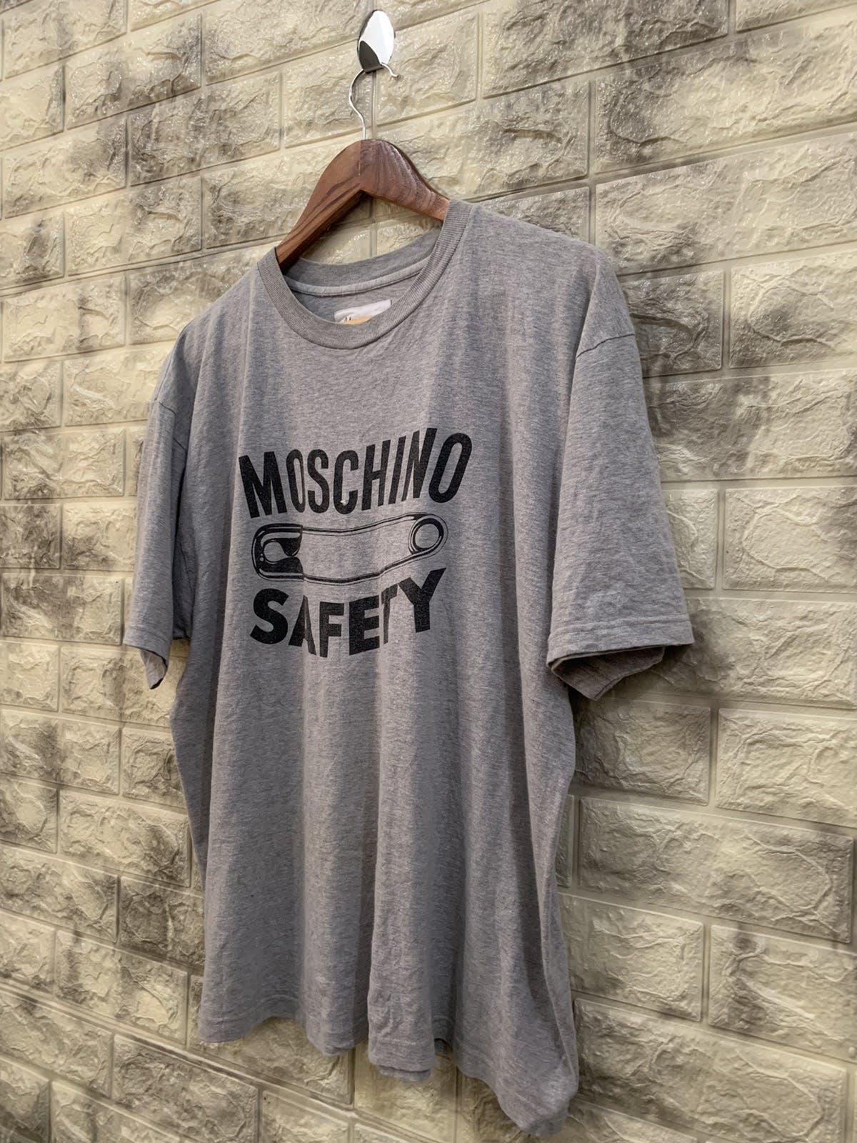 Moschino Safety graphic tee - 4