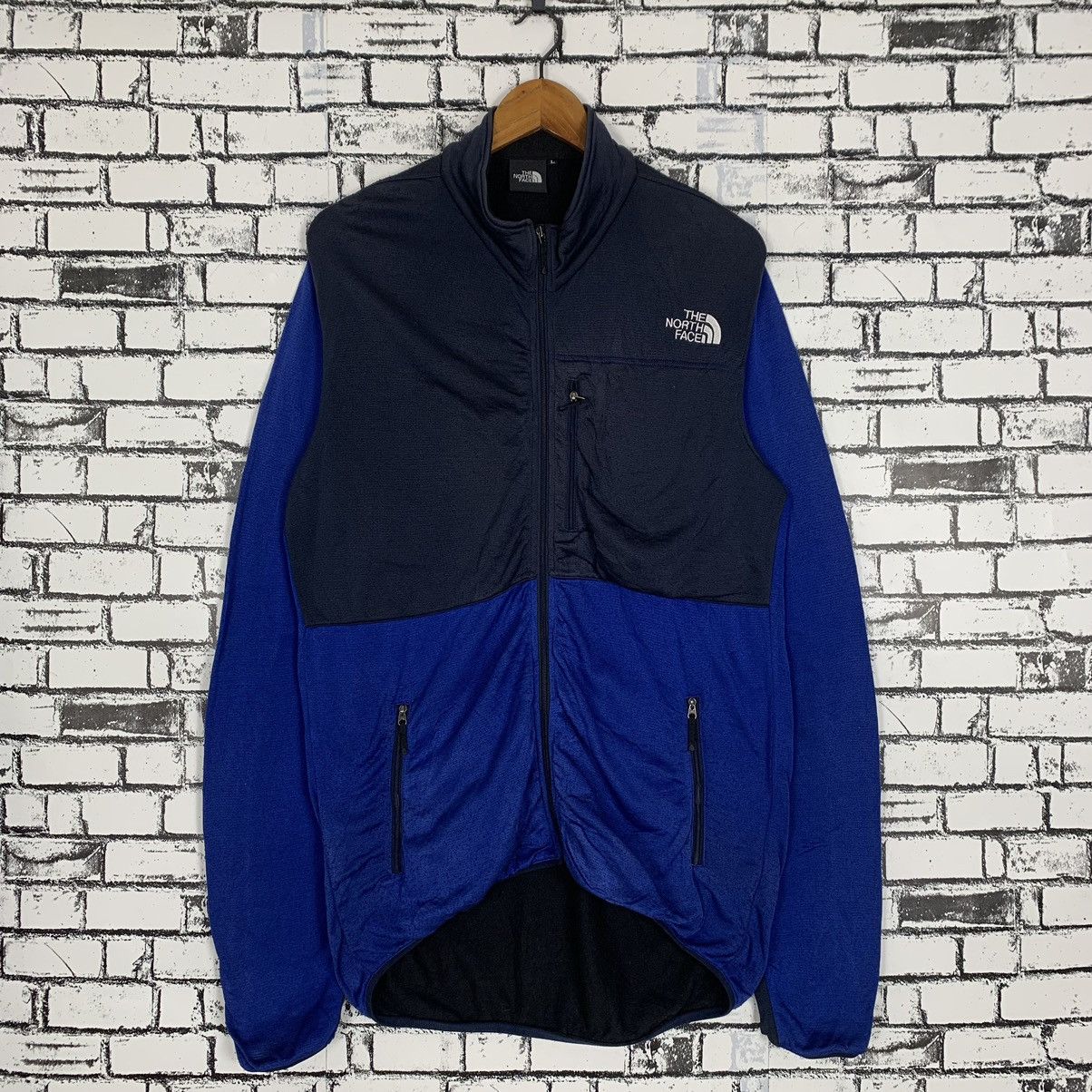 Outdoor Style Go Out! - The North Face Light Jacket - 1